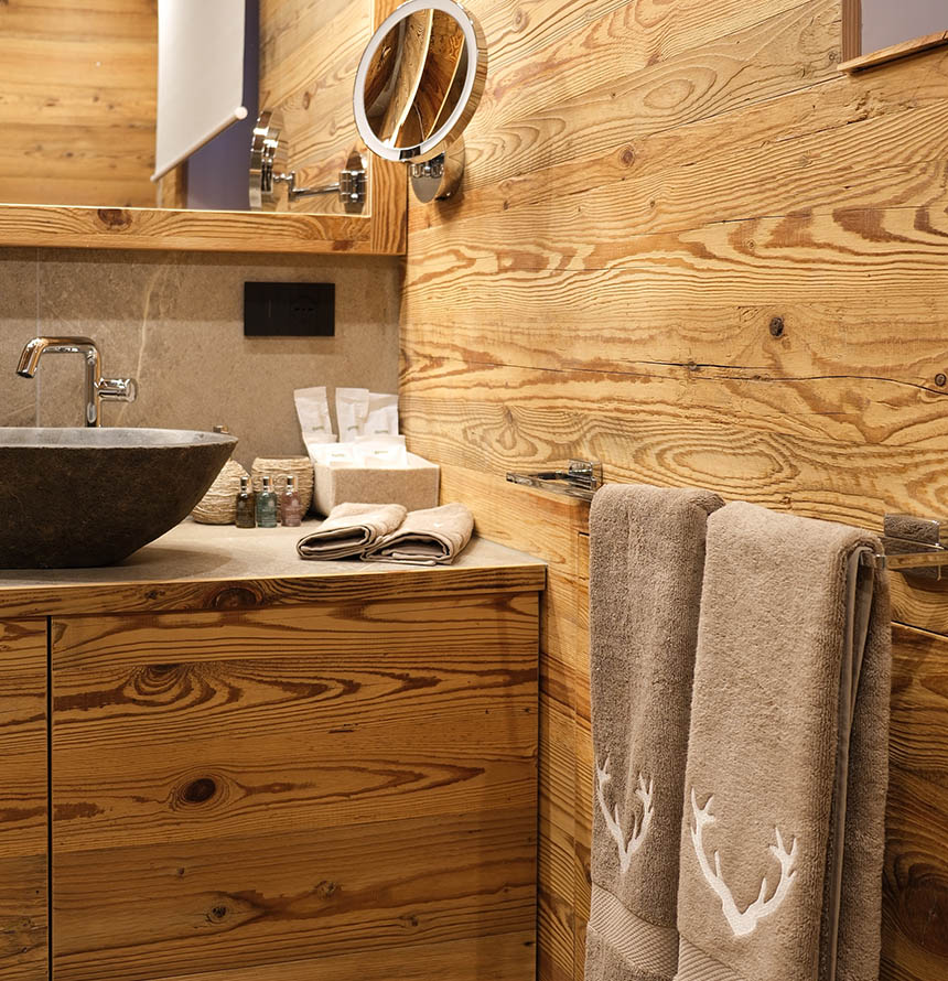 Leo's Chalet Details